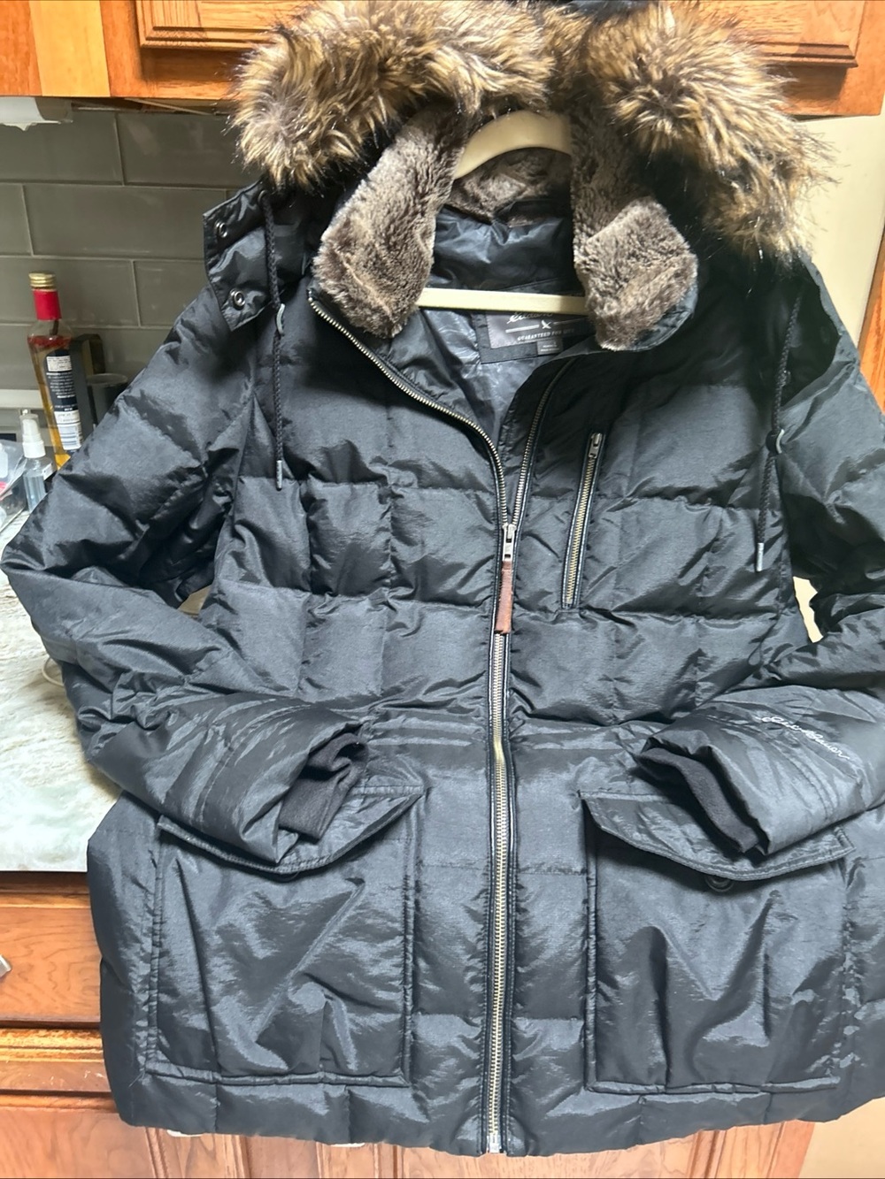 Eddie Bauer WOMEN L Black Down Parka Faux Fur Hood Winter Puffer Coat Jacket War